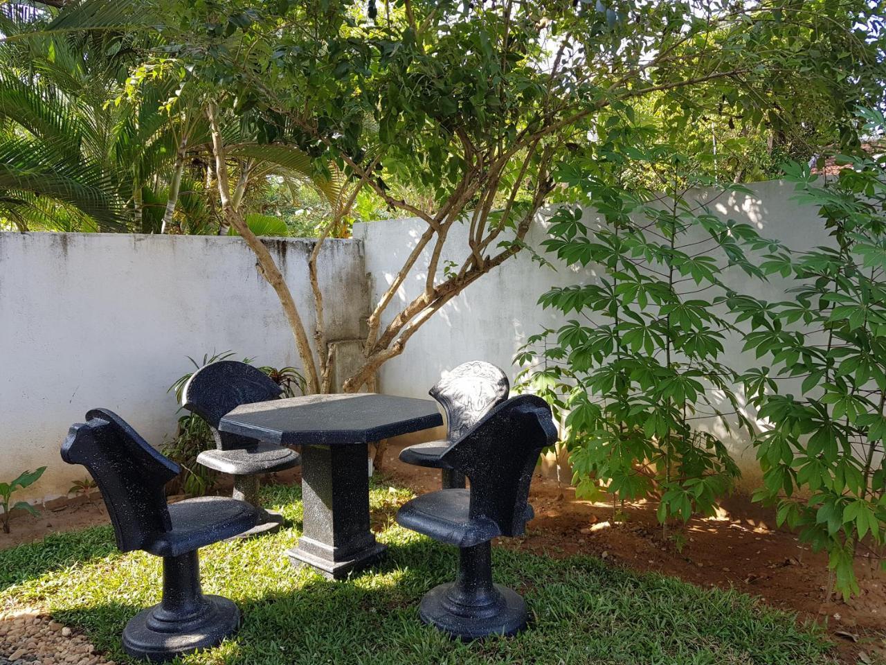 My Whales Guest House Banduramulla المظهر الخارجي الصورة